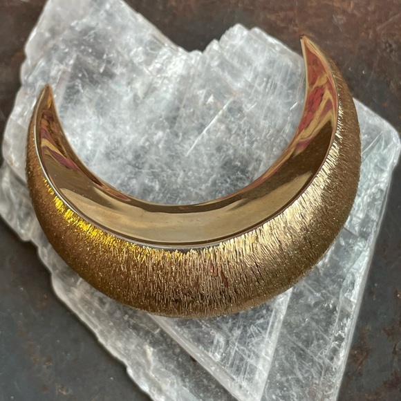 Vintage 70’s 🌙 MOON Brooch / Goldtone CELESTIAL Brooch / Boho Moon Pin - Picture 4 of 11